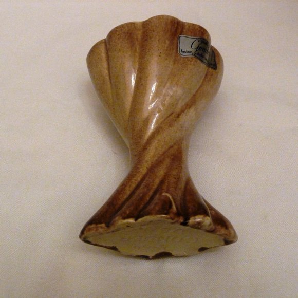 GONDER Art Pottery Made in USA 1940s Twisted 6 Inch Vase - Picture 5 of 11